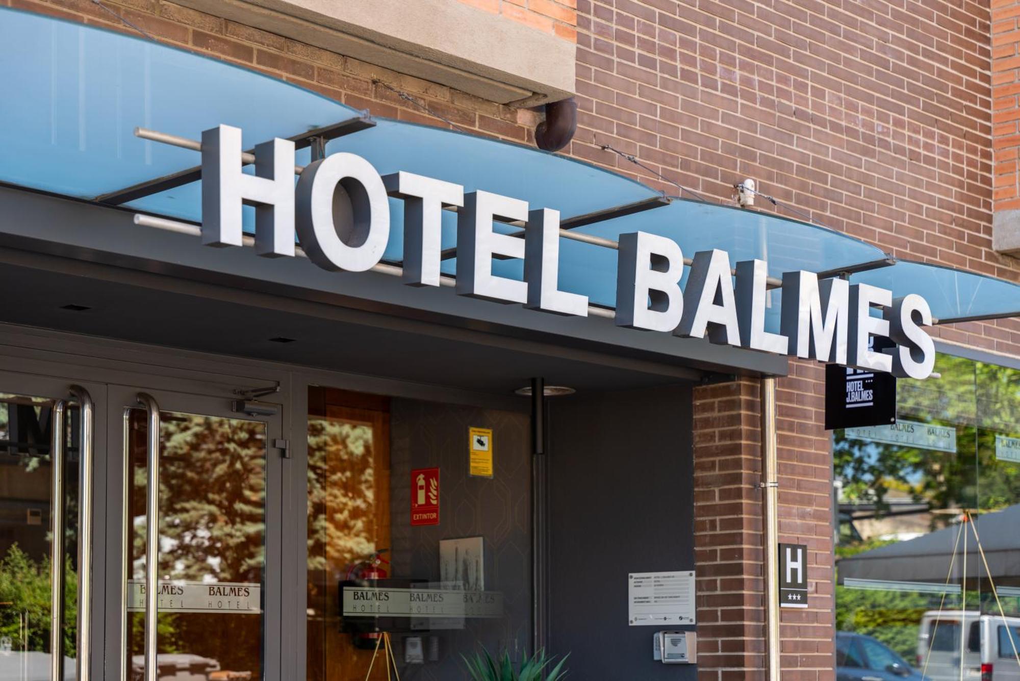 Hotel J. Balmes Vic Exterior photo